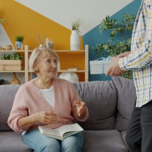 Idées cadeaux utiles pour une personne âgée — Paradox Senior